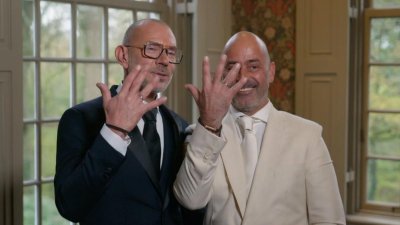 Married at First Sight-Domenik en Ferenc waren bijna betrapt: ‘Gezegd dat hij een nieuwe medewerker was’ Married at First Sight-Domenik en Ferenc waren bijna betrapt: ‘Gezegd dat hij een nieuwe medewerker was’