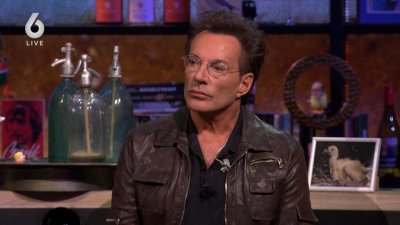 Gerard Joling blikt terug op incident met biergooier: ‘Ik ben doorgeschoten in mijn emotie’