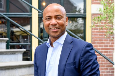 Humberto Tan (61) baalt van reacties op zwangerschap vriendin Humberto Tan (61) baalt van reacties op zwangerschap vriendin