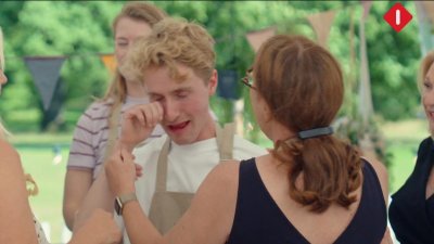 Heel Holland Bakt eindigt in tranen: ‘Het komt er gewoon even allemaal uit’