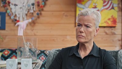 Scam Alert!-Ellie Lust is verrast door oplichter: ‘Dit is een man die beschaafd Nederlands spreekt’ Scam Alert!-Ellie Lust is verrast door oplichter: ‘Dit is een man die beschaafd Nederlands spreekt’