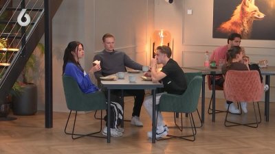 De Bondgenoten-kijkers woest op Robert en Roxy: ‘Waar blijft die tweede gele kaart?’ De Bondgenoten-kijkers woest op Robert en Roxy: ‘Waar blijft die tweede gele kaart?’