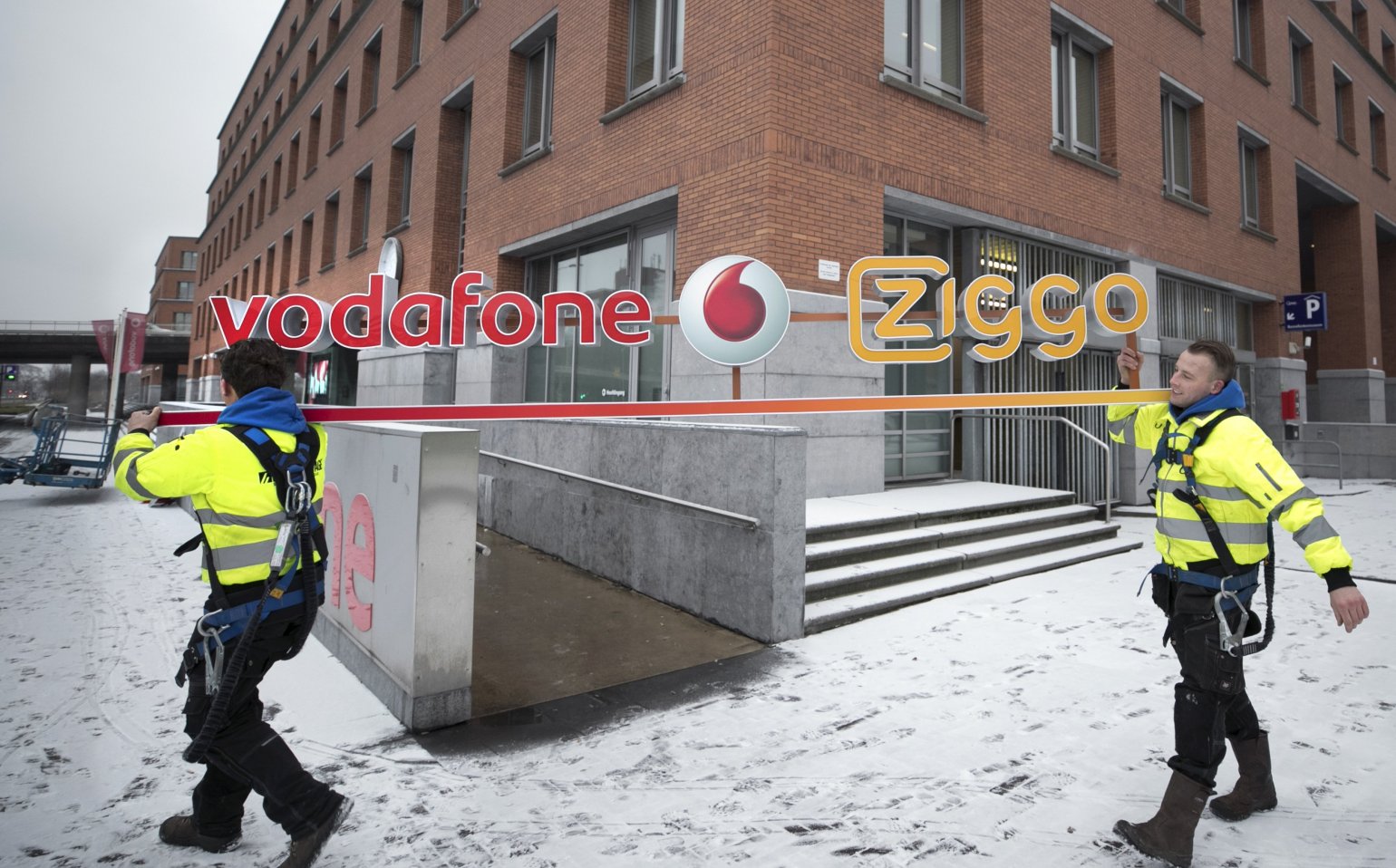 Ziggo en Vodafone vallen KPN Compleet aan Totaal TV Ziggo en Vodafone vallen KPN Compleet aan Totaal TV