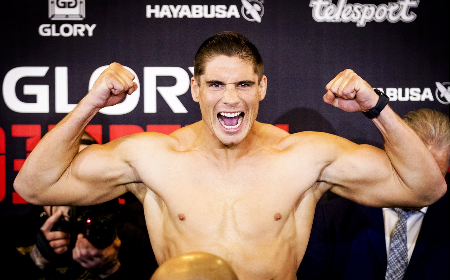 GLORY kickboksen met wereldtitelgevecht Rico Verhoeven live op Ziggo Sport Totaal TV GLORY kickboksen met wereldtitelgevecht Rico Verhoeven live op Ziggo Sport Totaal TV