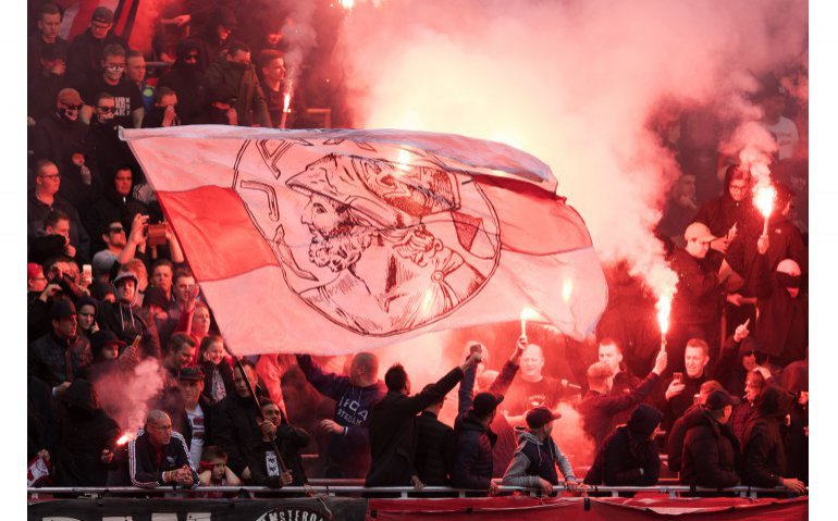 Voetbal Champions League: Valencia – Ajax live op tv en radio