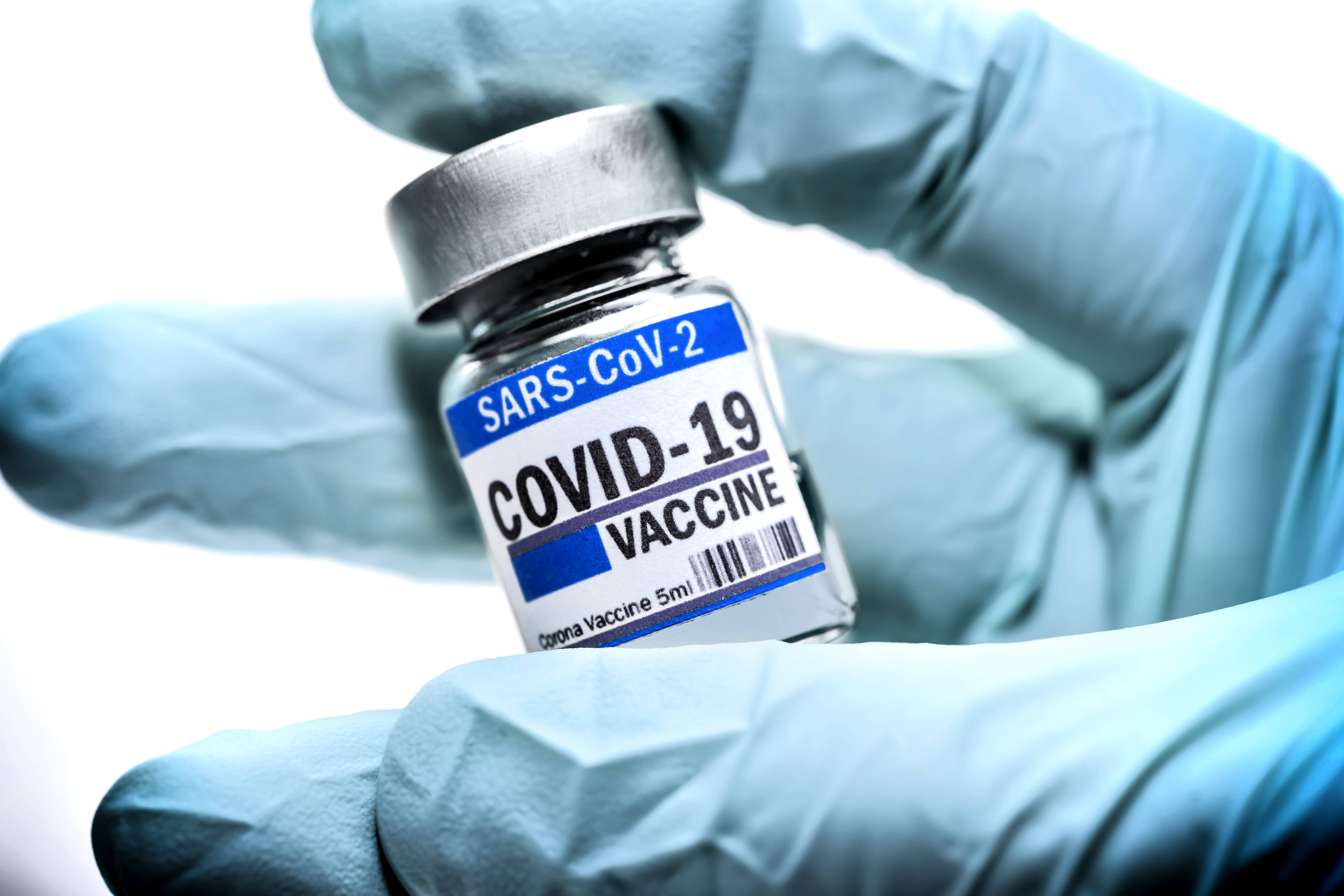 NPO 1 licht voor: dit is wat je moet weten over corona-vaccinatie