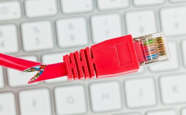 Ziggo zakt verder door het ijs en blijft klanten aan glasvezel verliezen