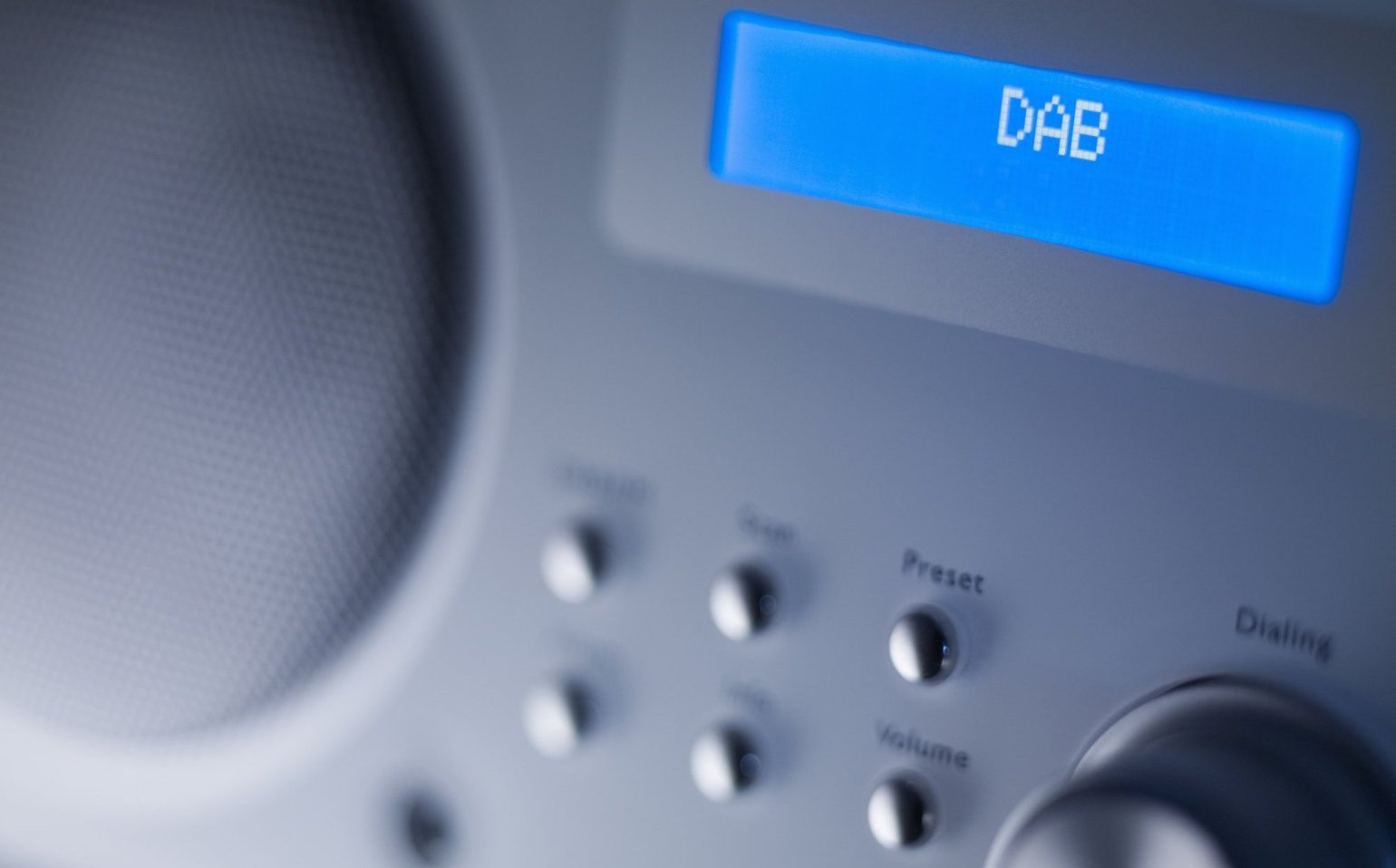 Einde dubbele DAB+ distributie radiozenders op komst Totaal TV