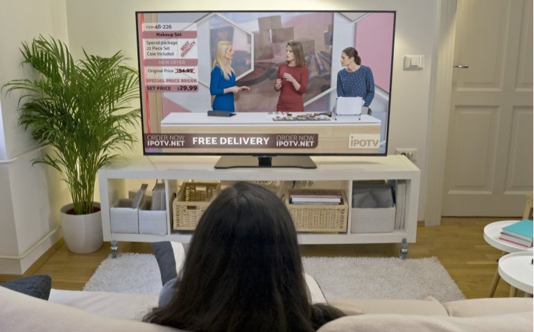 KPN houdt in tegenstelling tot Ziggo, Odido en Delta vast aan doorspoelen reclame bij eigen opname