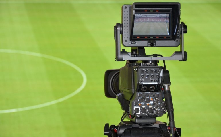 Ziggo, Viaplay en ESPN in race WK voetbalrechten: NOS moet deel rechten verkopen door bezuiniging