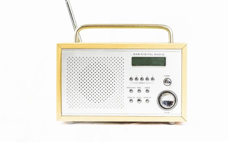‘DAB+ dankzij nieuwe technieken met minder bandbreedte toch beter geluid’