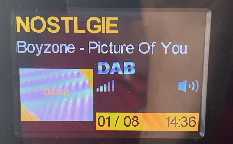 DAB+ en online winnen aan terrein: FM ook buiten Nederland naar de achtergrond