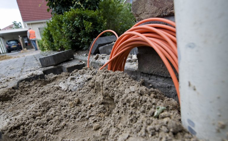 KPN houdt vast aan eigen glasvezelstrategie en blijft overbouwen